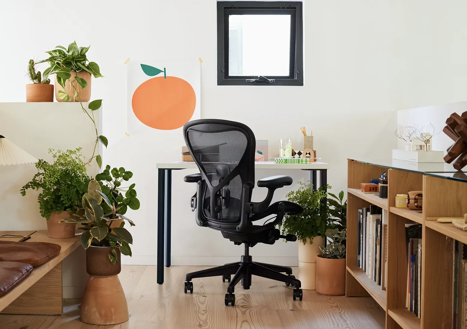 Интернет-магазин премиальный кресел Herman Miller, Steelcase и LiberNovo