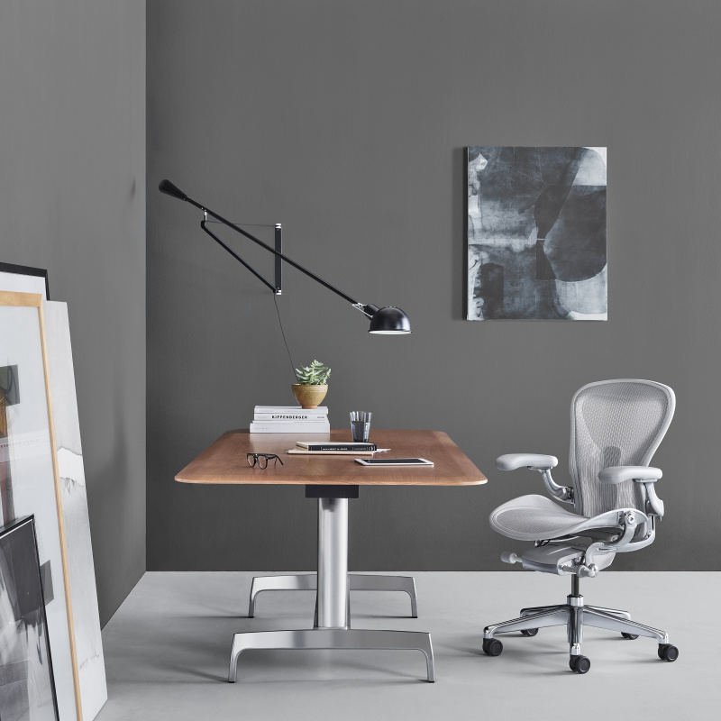 Кресло Herman Miller Aeron Mineral / Polished Aluminum, размер B