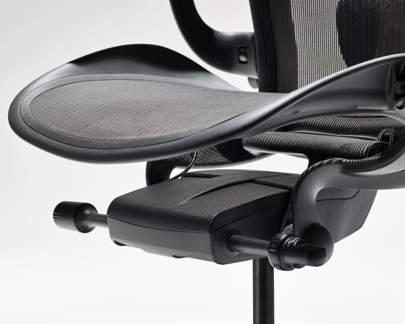 Кресло Herman Miller Aeron Graphite, размер C